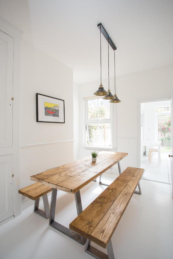 Elegant York House - On A Beach Road, Sleeps 12, With Sea Views Worthing Exterior photo
